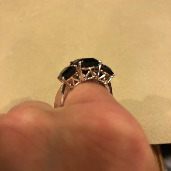 Sterling Silver (925) Black Onyx Cocktail Ring size 5.5 - Picture 3 of 9